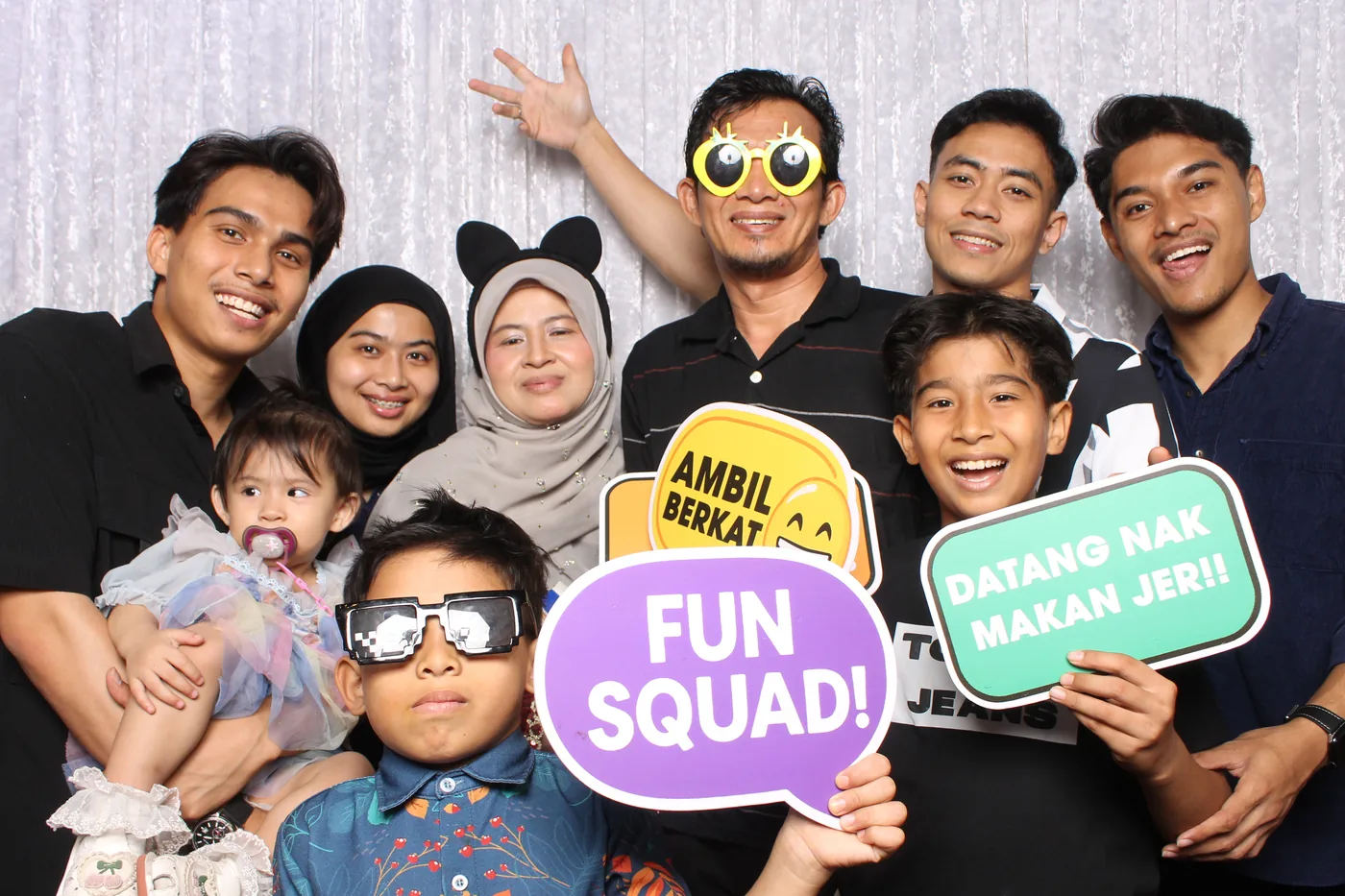 Tetamu group photobooth KotakFlash